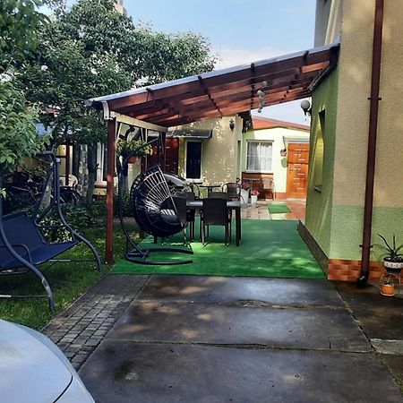 Dom Wakacyjny U Mirka ウストカ エクステリア 写真